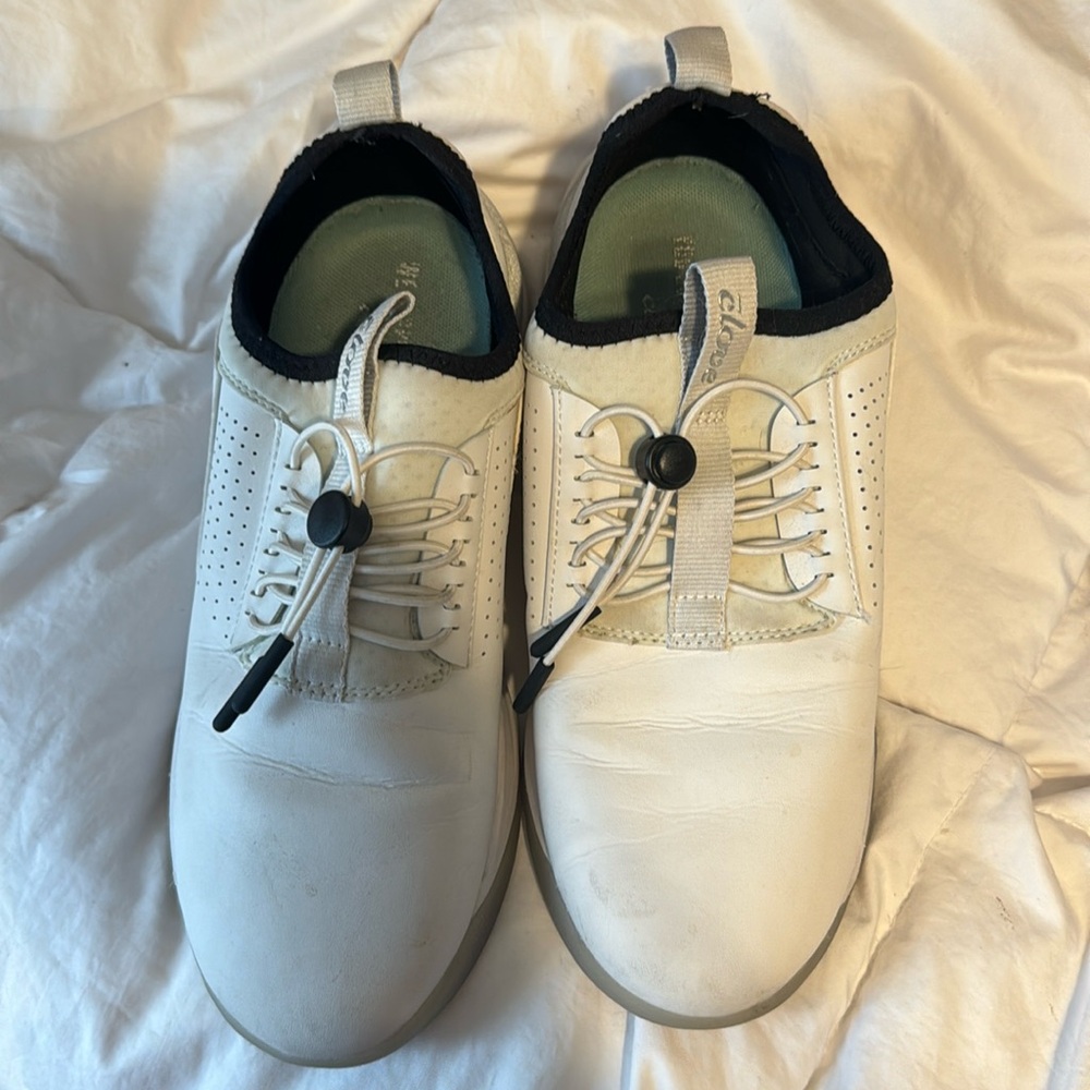 Sneakers white women’s size 8.5